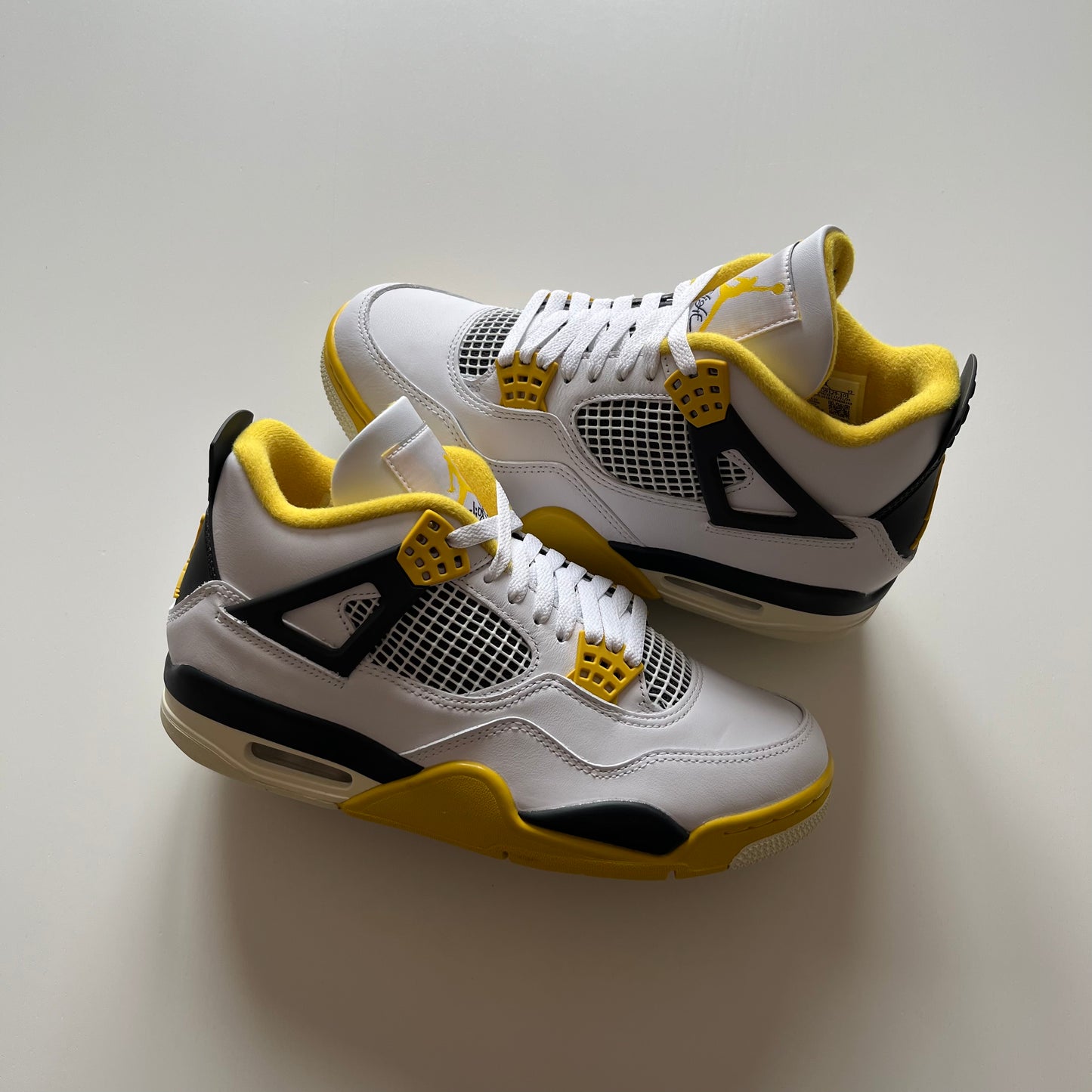 Air Jordan 4 Vivid Sulfur (Taille 42)