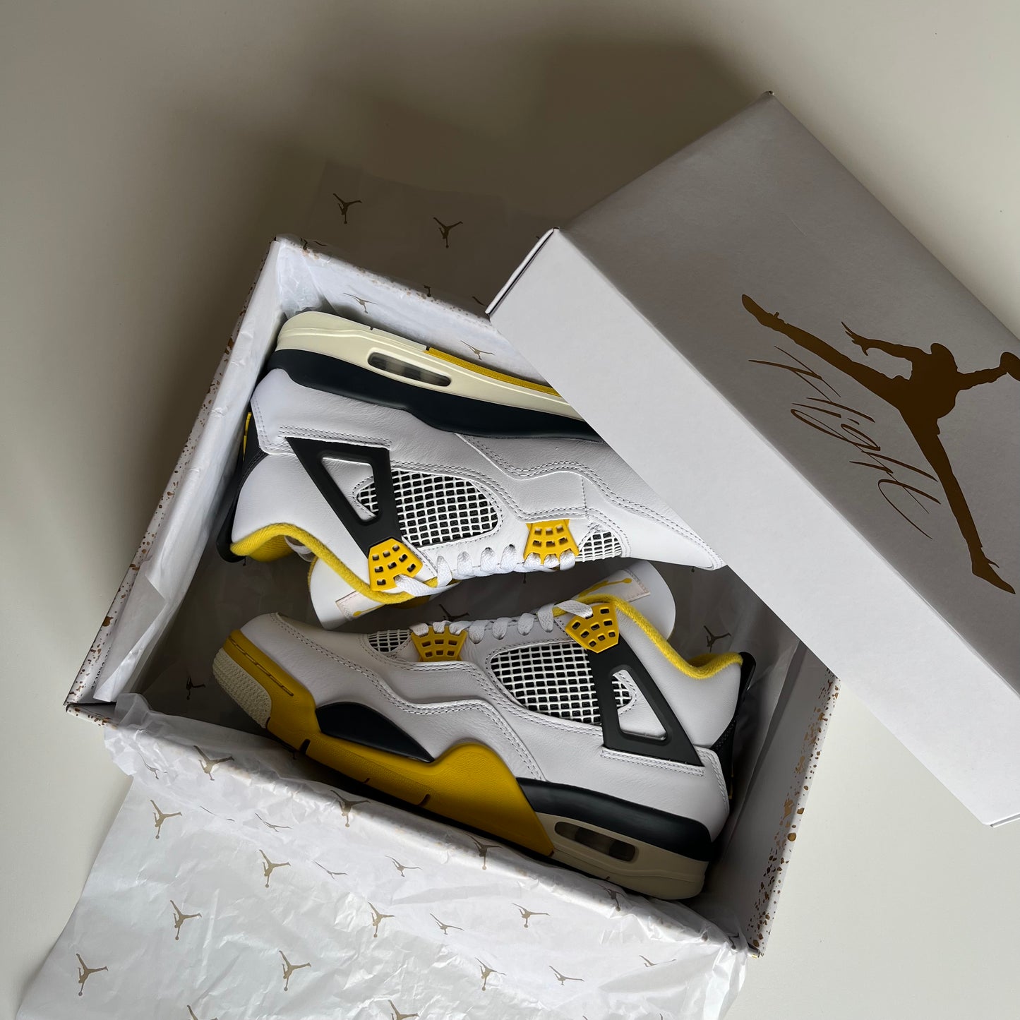 Air Jordan 4 Vivid Sulfur (Taille 42)