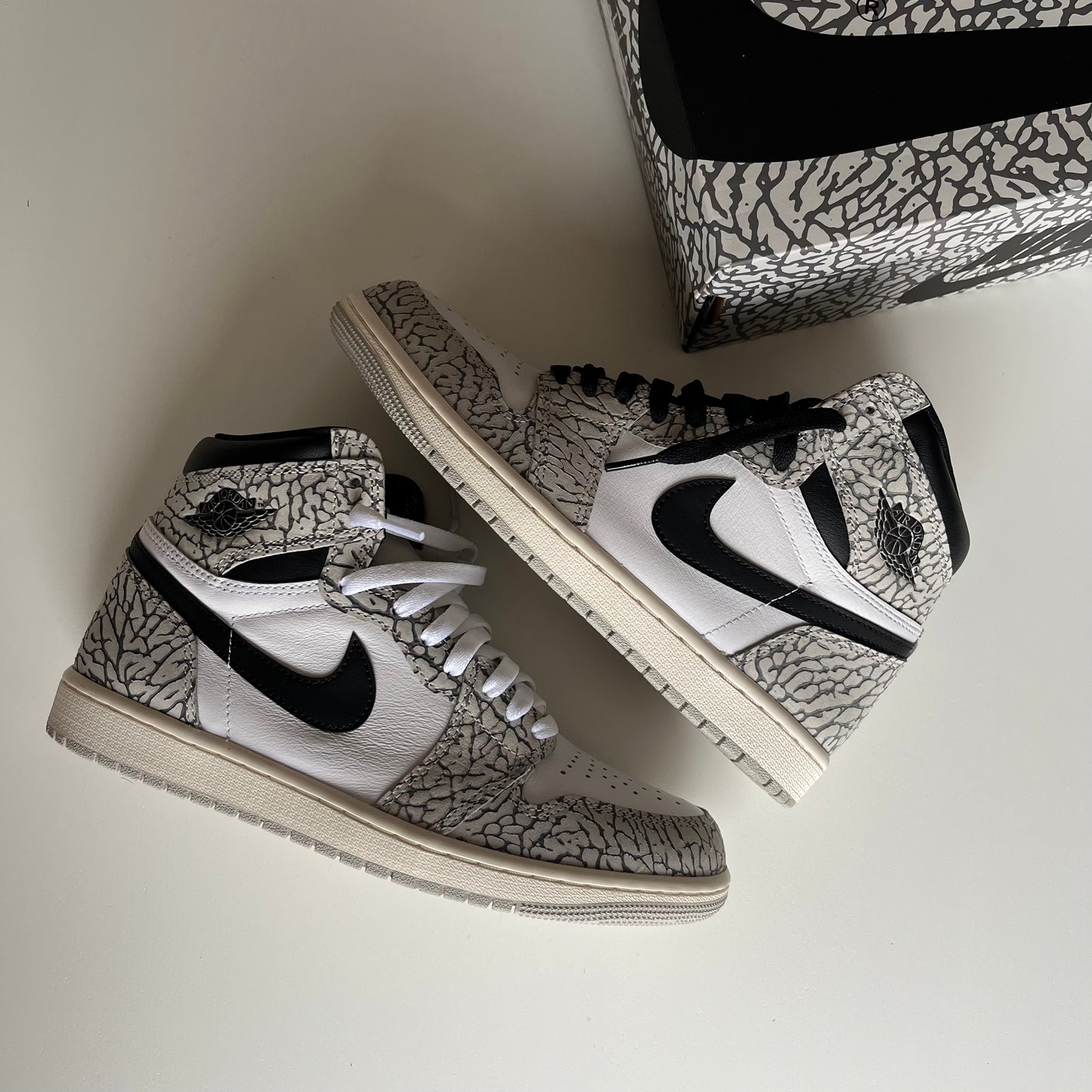 Air Jordan 1 Retro High OG White Cement (taille 42)