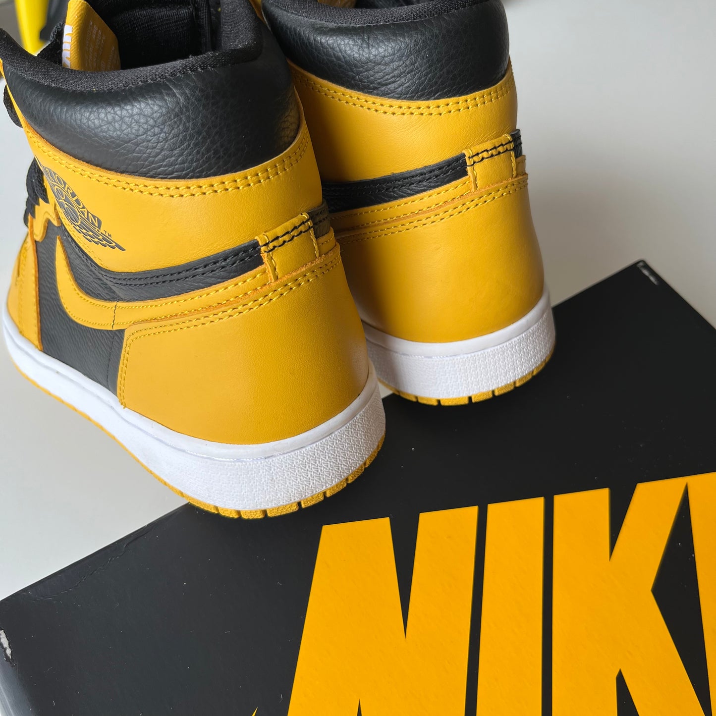 Air Jordan 1 High OG Pollen (taille 42)