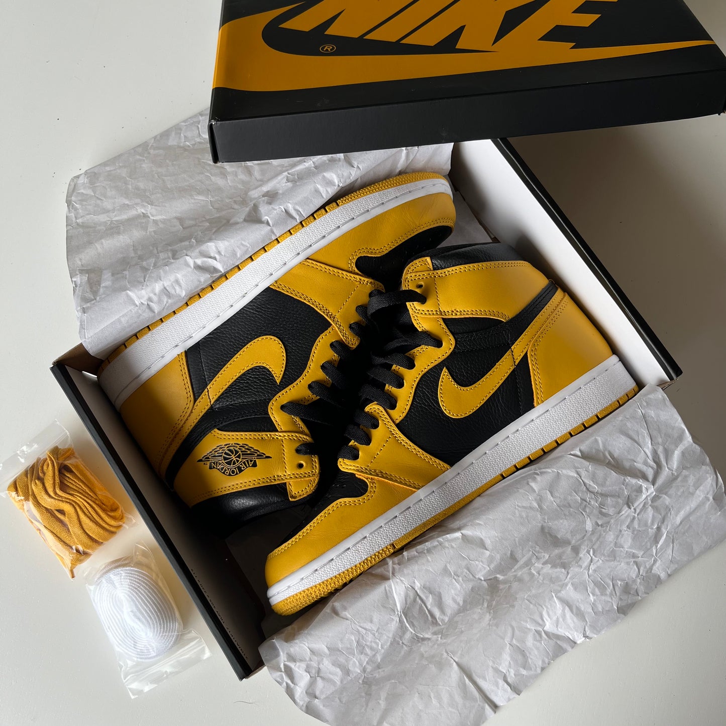 Air Jordan 1 High OG Pollen (taille 42)