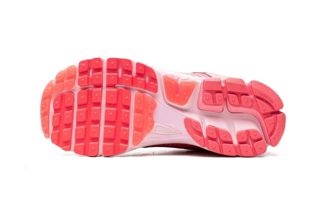 Nike Zoom Vomero 5 Coral Chalk Hot Punch